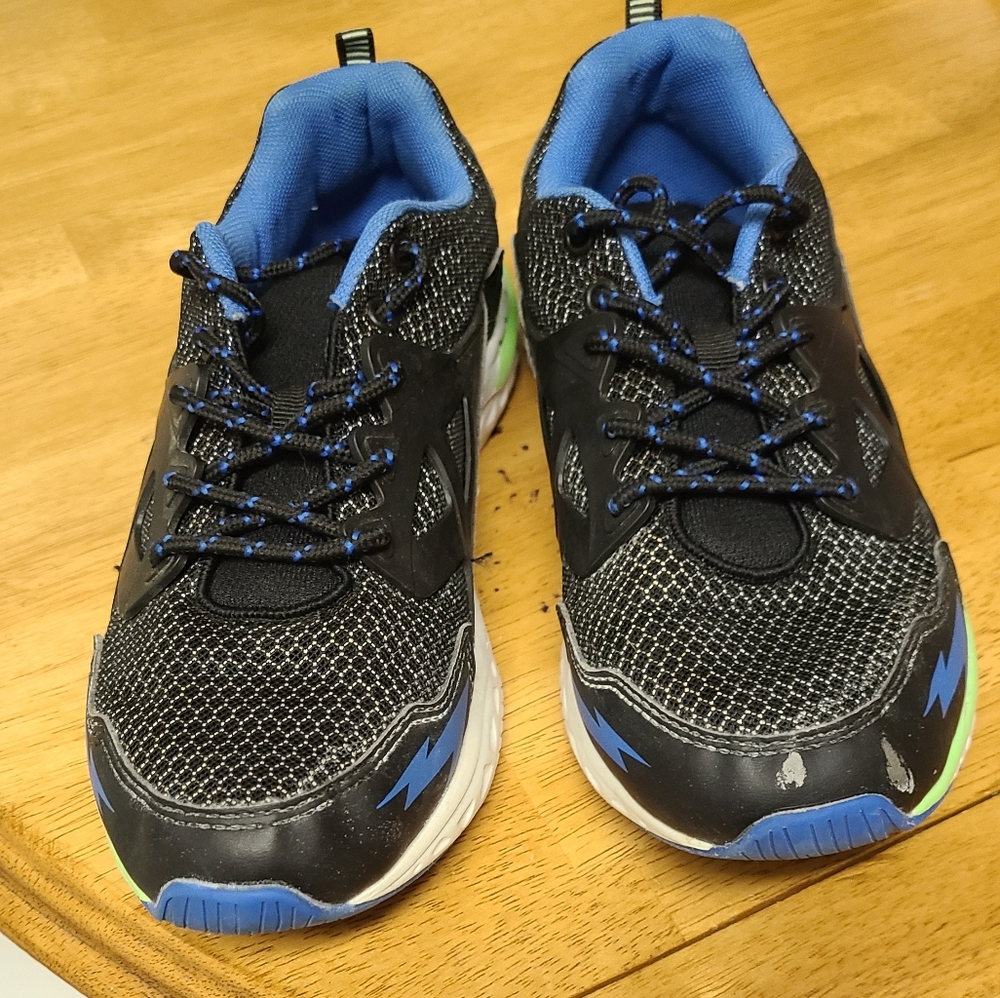 Boys sneakers